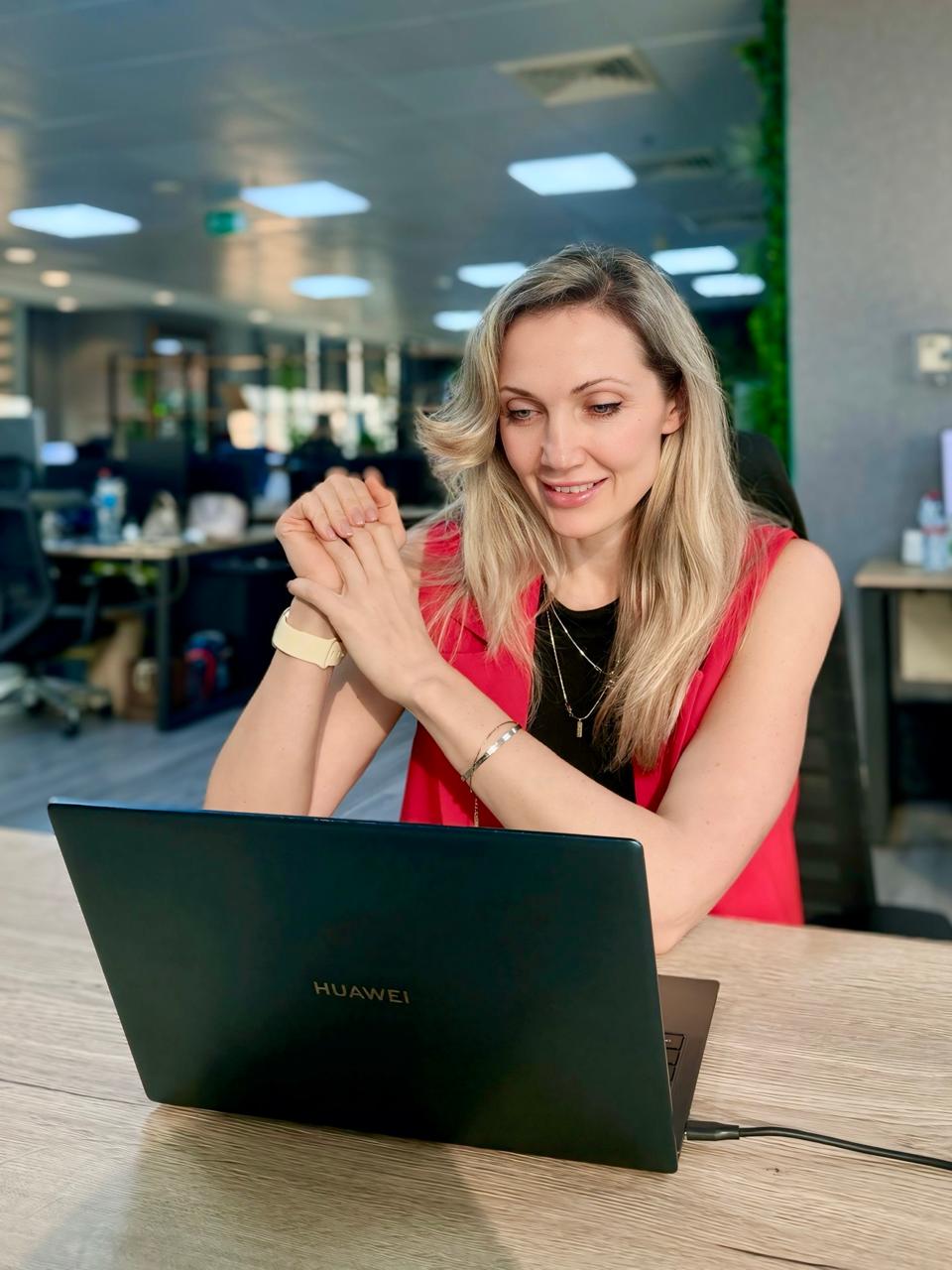 real estate mentor Dubai, how to become a real estate agent in Dubai, how to start a career in Dubai real estate, new real estate agent Dubai, real estate sales training, real estate sales mentor, sales coach Dubai, real estate coaching program, how to close real estate deals, cold calling training Dubai, negotiation skills real estate, closing skills Dubai, sales mentorship program